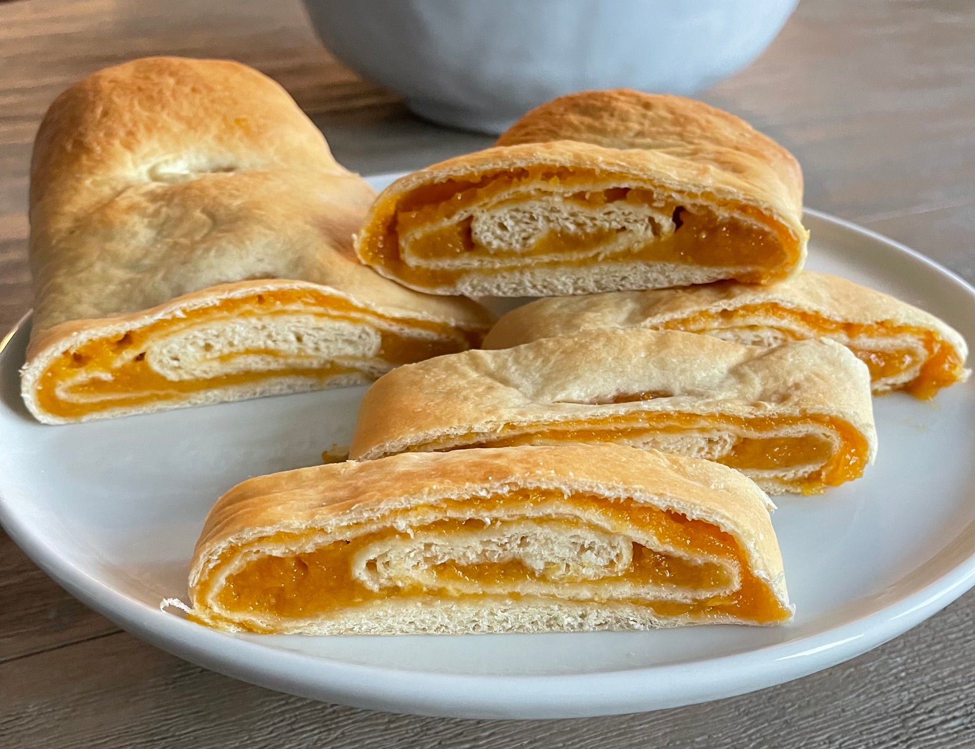 Apricot Kolachi Roll image 0